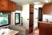 Traveland RV Rentals Ltd CT - 29' Class A Motorhome MH29 S CO rv rental canada