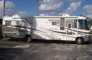 37ft Class A 6 Berth Damon Intruder motorhome rental - usa